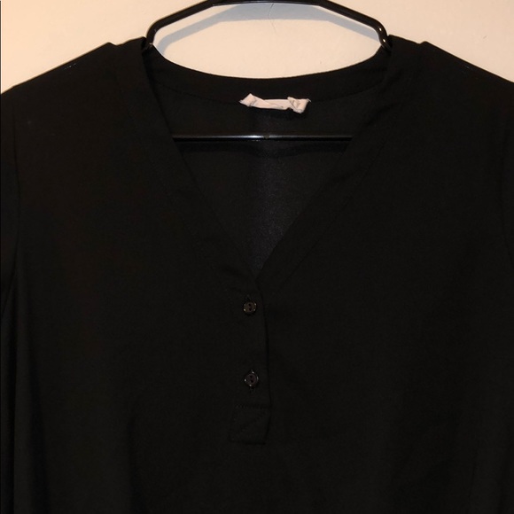 blouse - Picture 2 of 4